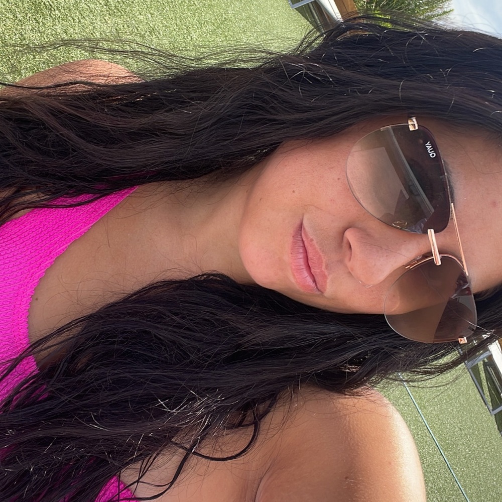 Meet your Posher, Alexandra